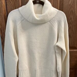 Madewell women’s turtleneck sweater, size large - NWT